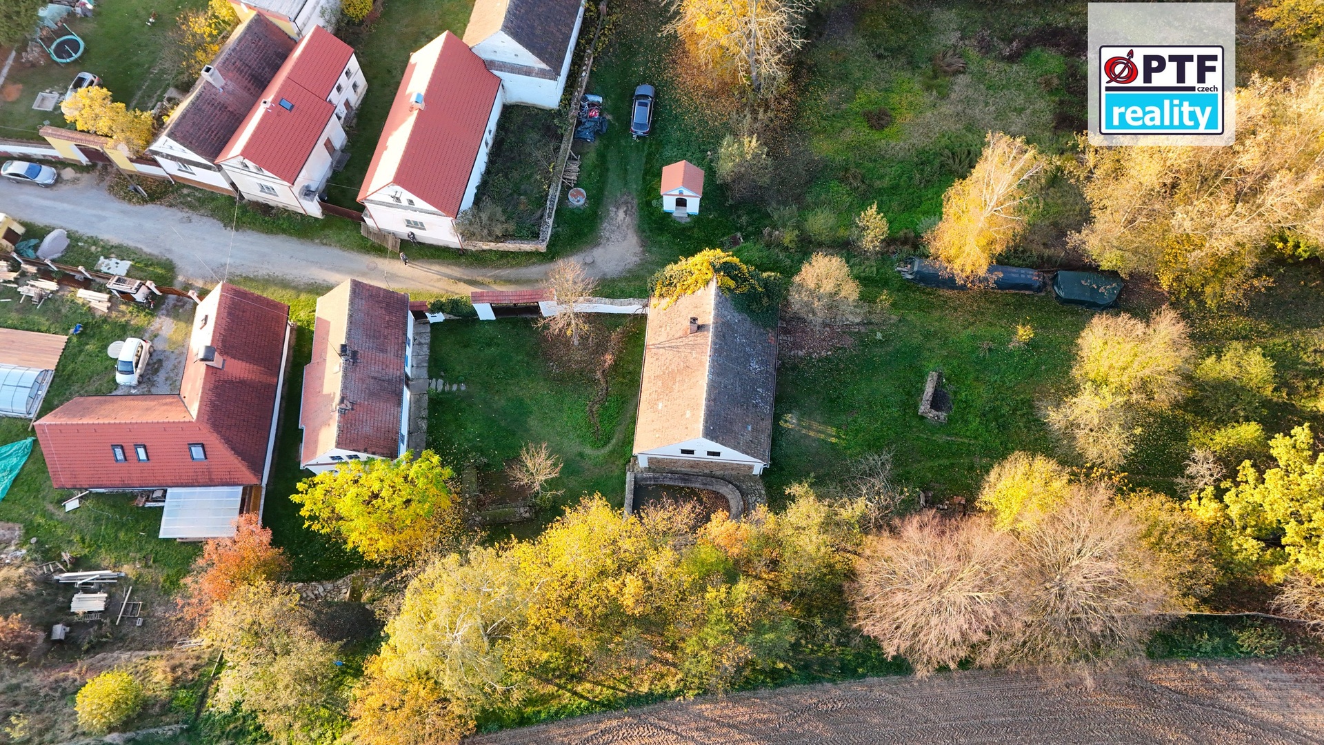 Letecký pohled na usedlost Třebobuz